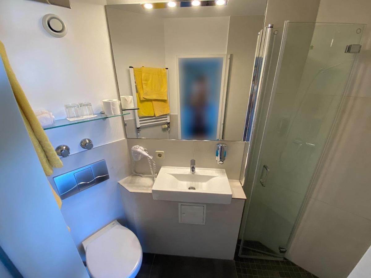 Zum Gruenen Turm Hotell Hohen Neuendorf Exteriör bild